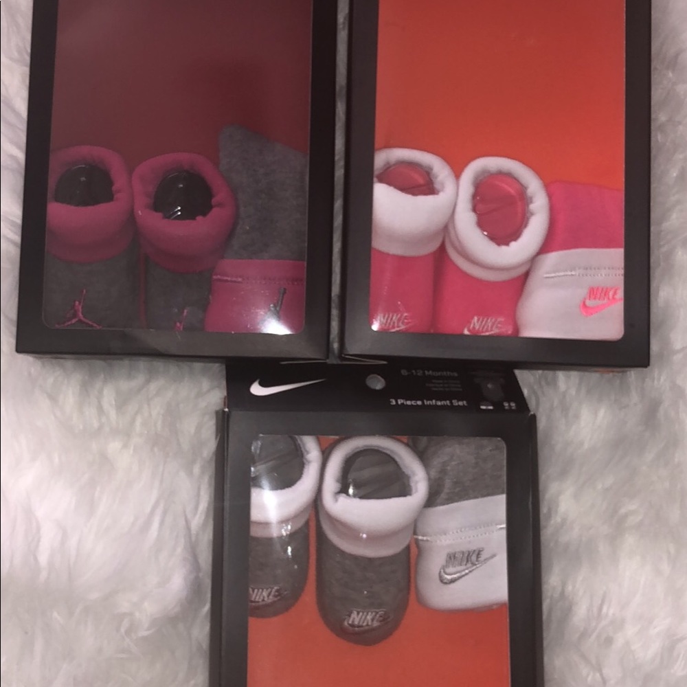 Infant booties & beanie (Nike & Jordan)